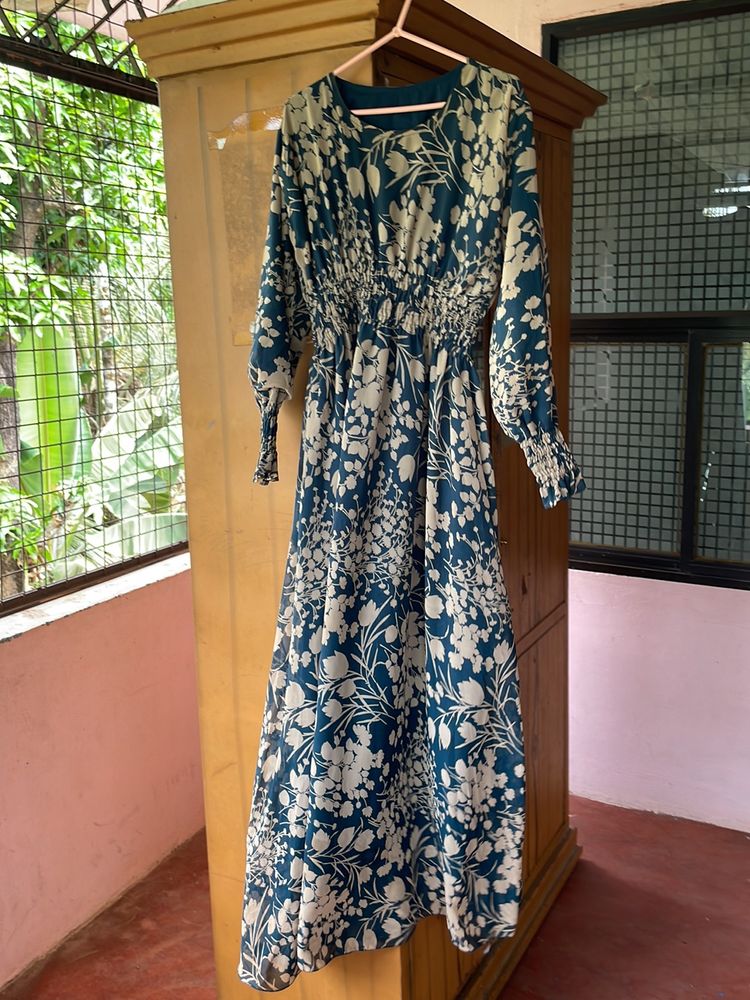 Beutifull Maxi Dress (Modest Wear)Full Length.