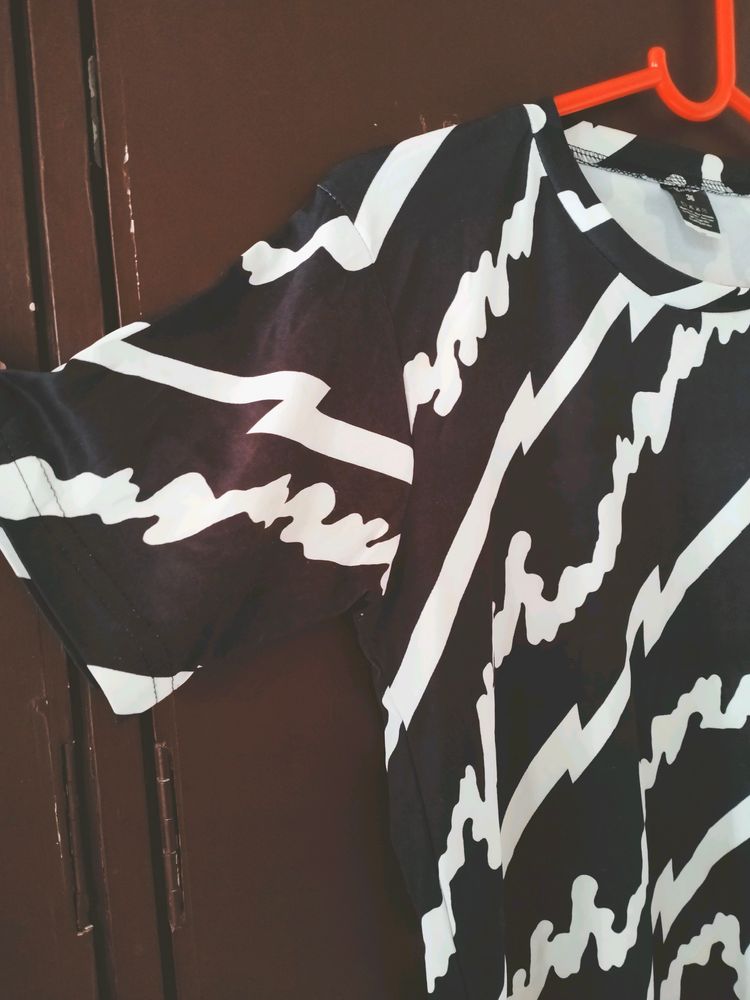 Printed Black And White Tshirt