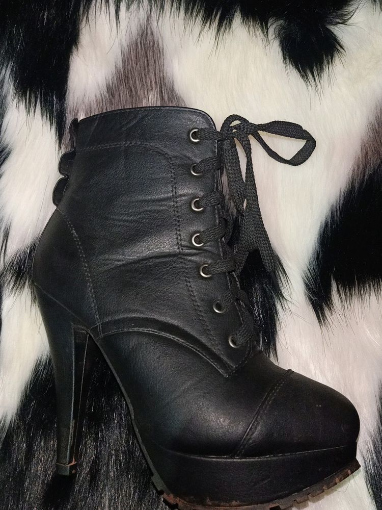 Pencil Heels Ankle Length Boots.