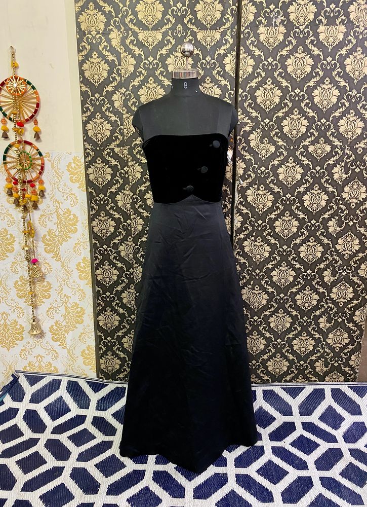 Classy Black Tube  Gown