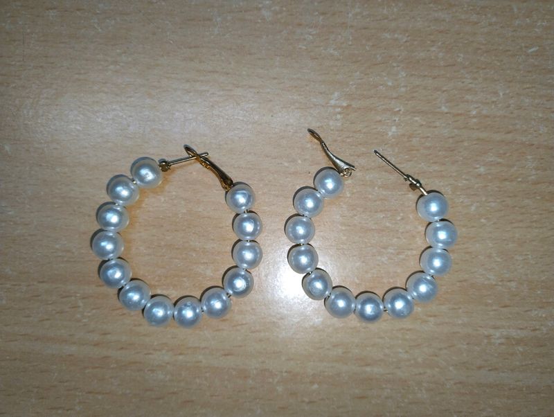 Earings Hoops White