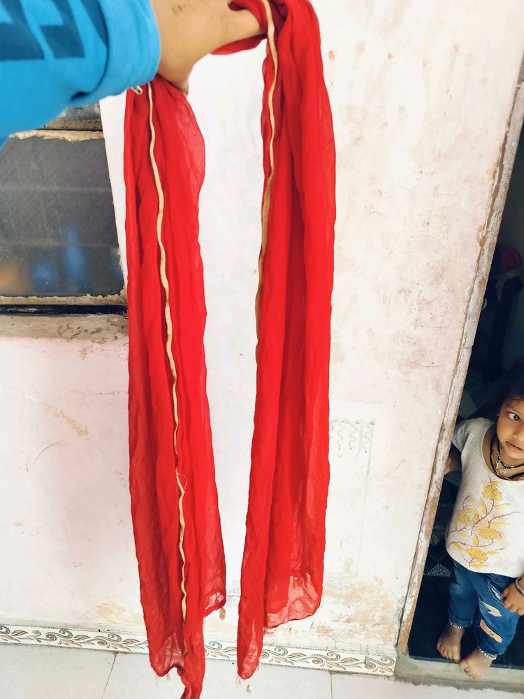 Red Dupatta