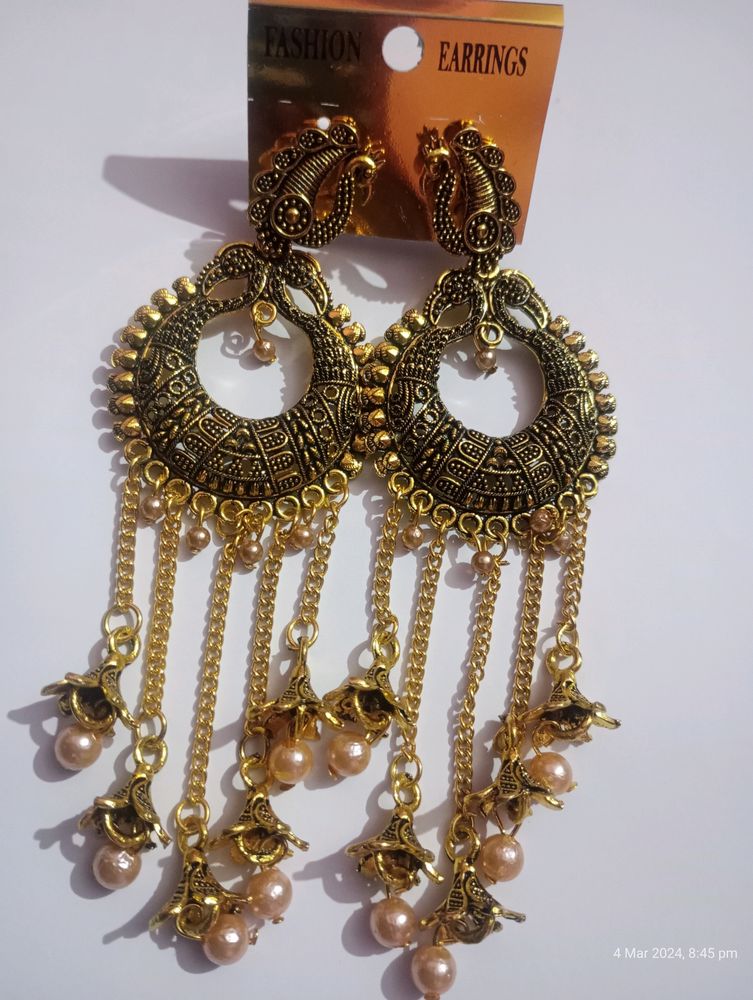 Beautiful Golden Party Earrings