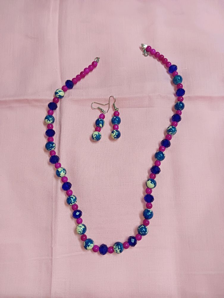 Neckpiece With Earrings