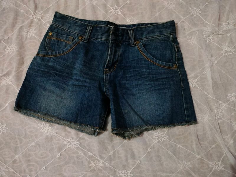 Women Shorts , Waist- 28