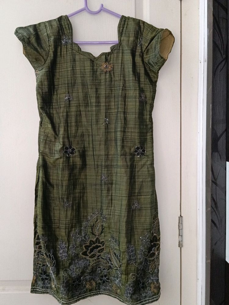 Beautiful Olive Green Kurtha