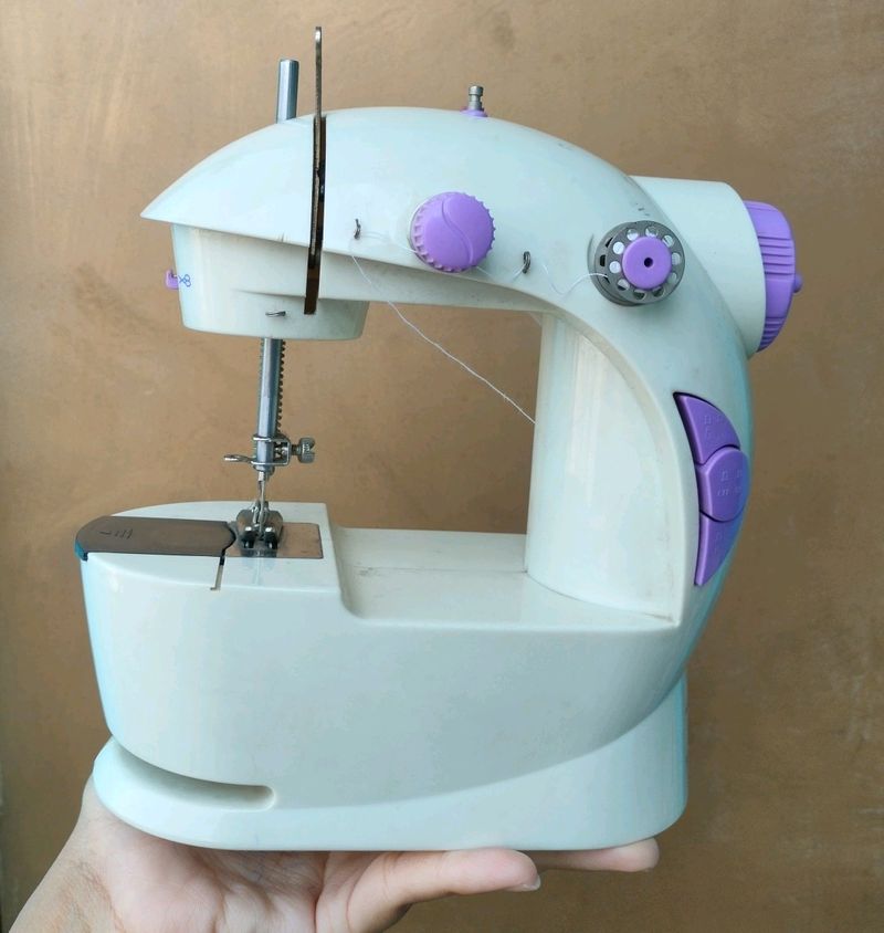 MINI SEWING MACHINE