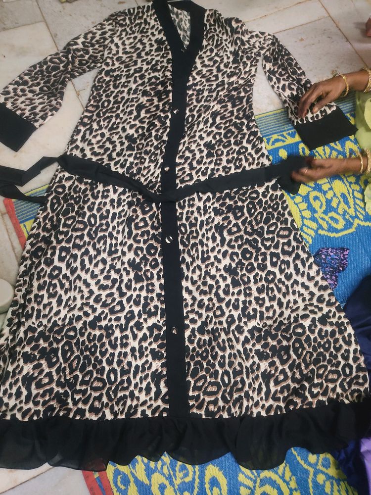 New Tiger Print Abaya 🤩🥰🤩🥰...Final Price 400 H