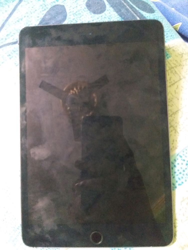 Apple Ipad Bad Display(No Returns Accepted)