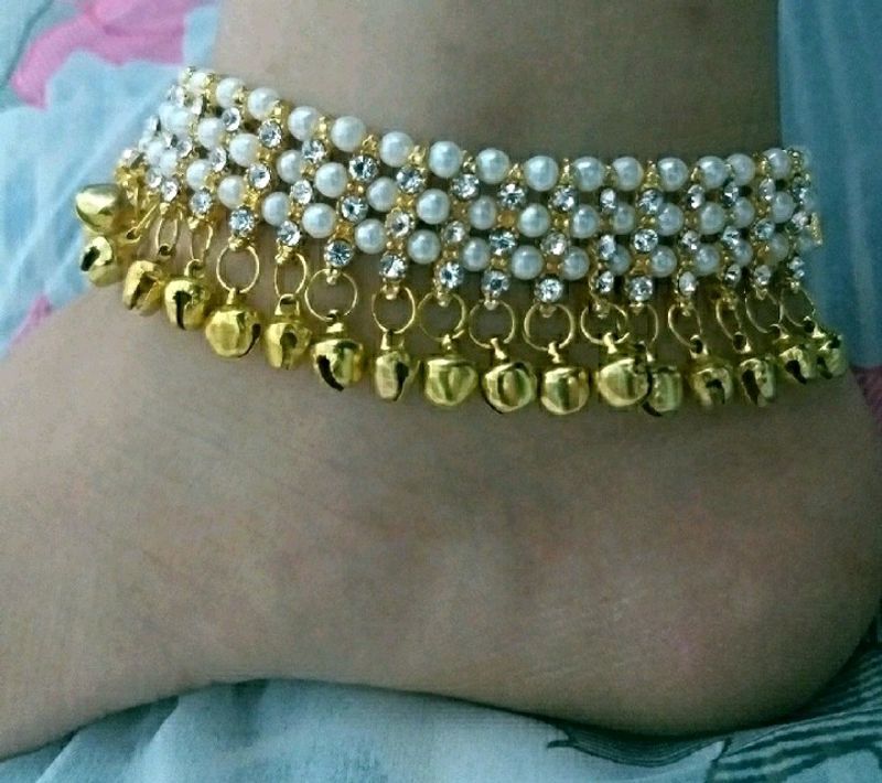 white anklet❤