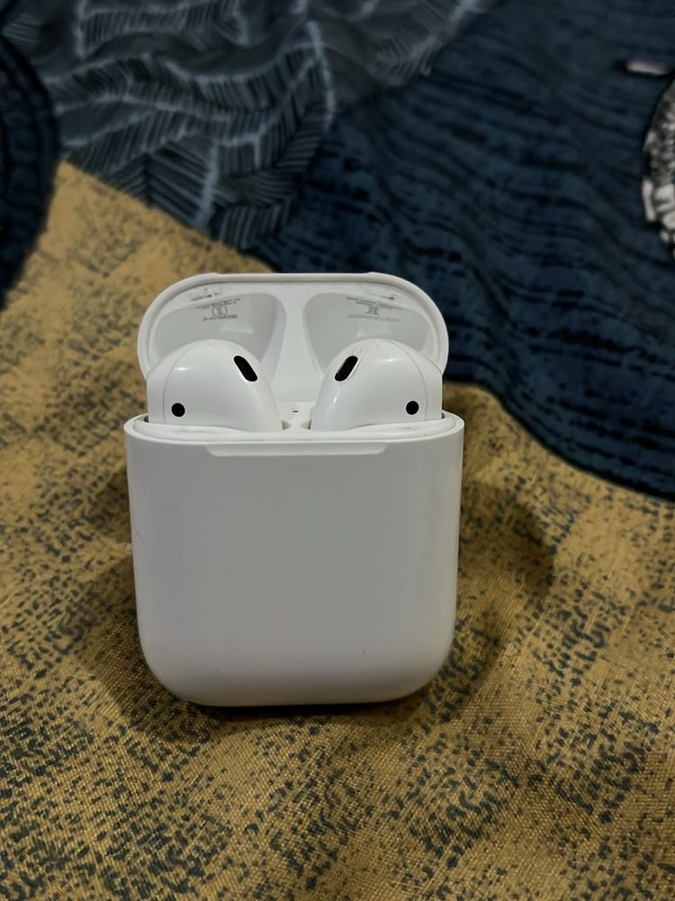 Apple AirPods 2nd Gen