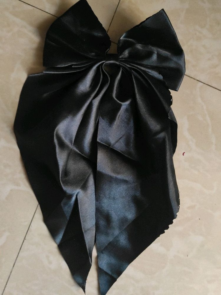 Black Hair Bow Clip