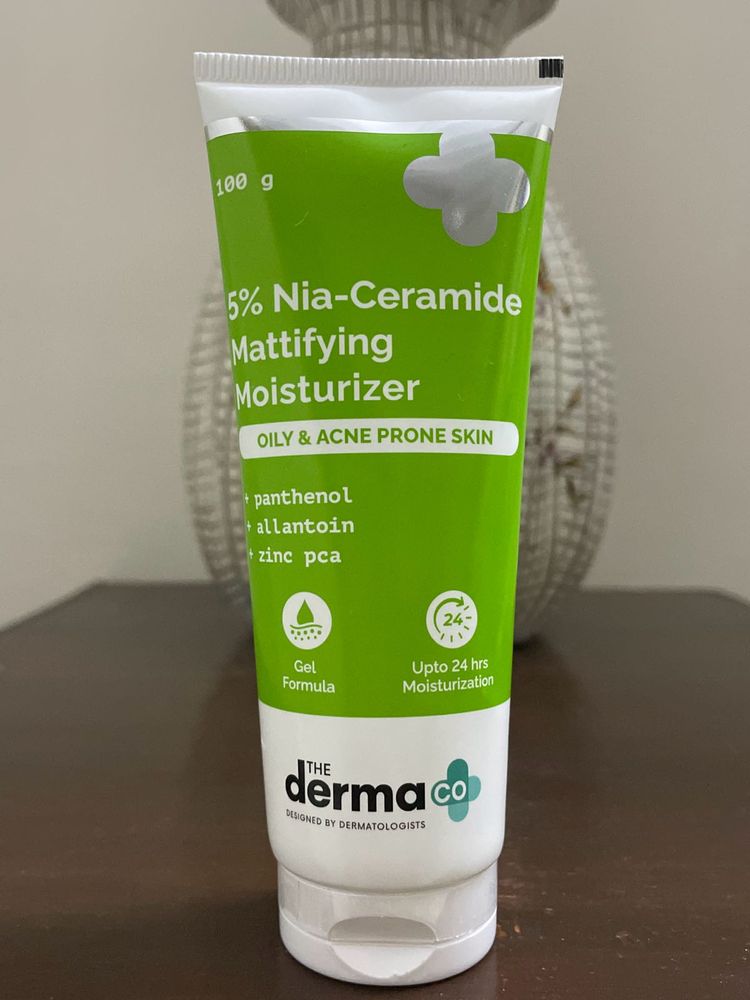 The Derma Co New Moisturiser Nia Ceramide