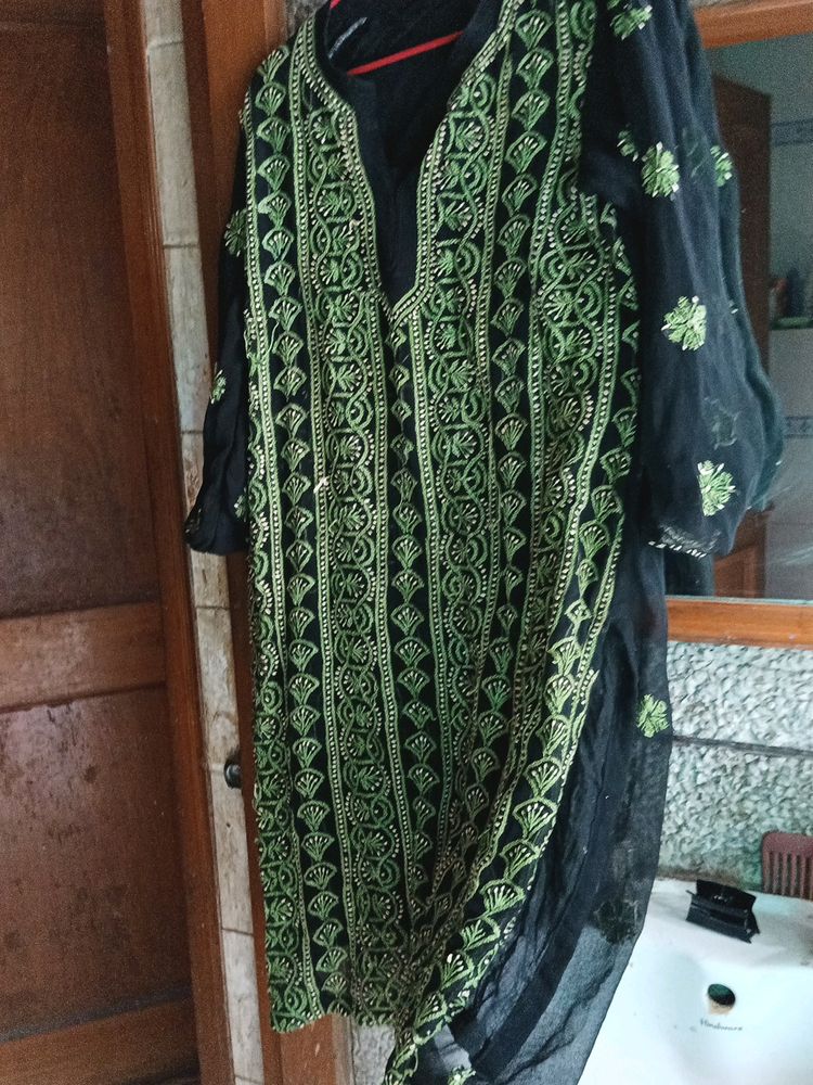 Chikenkari Kurti