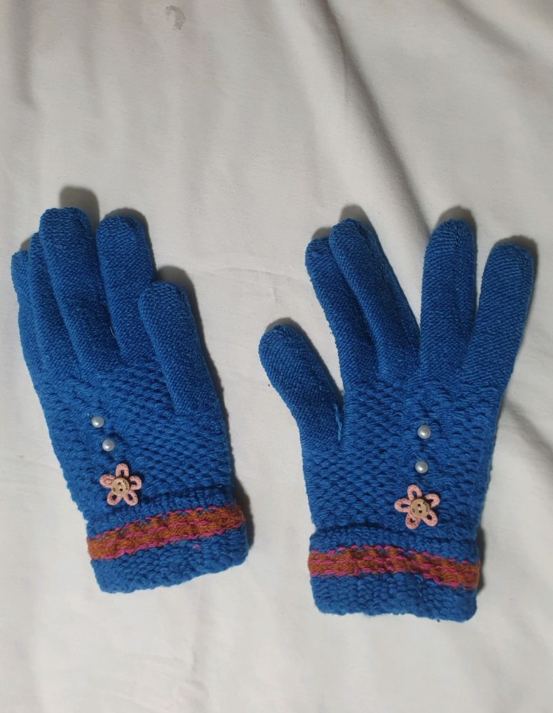 Gloves For Kids . Winter Wear . Good Quali