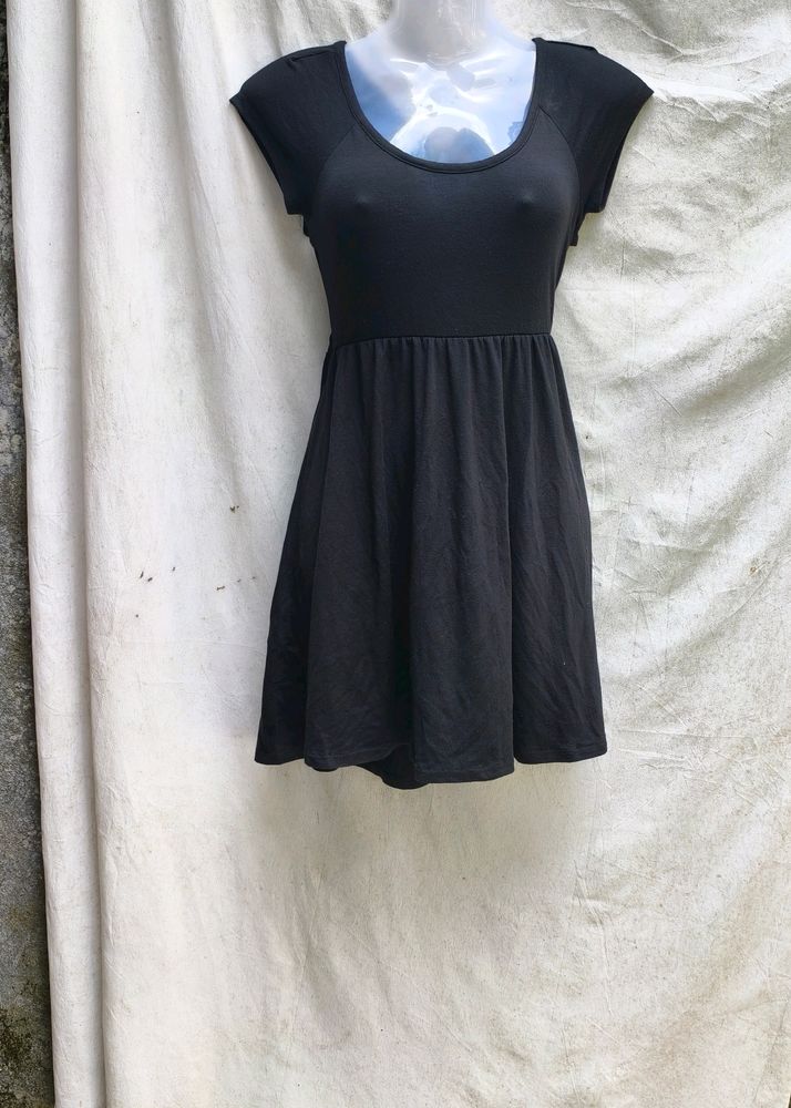 1.8.8 BLACK CUTE DRESS