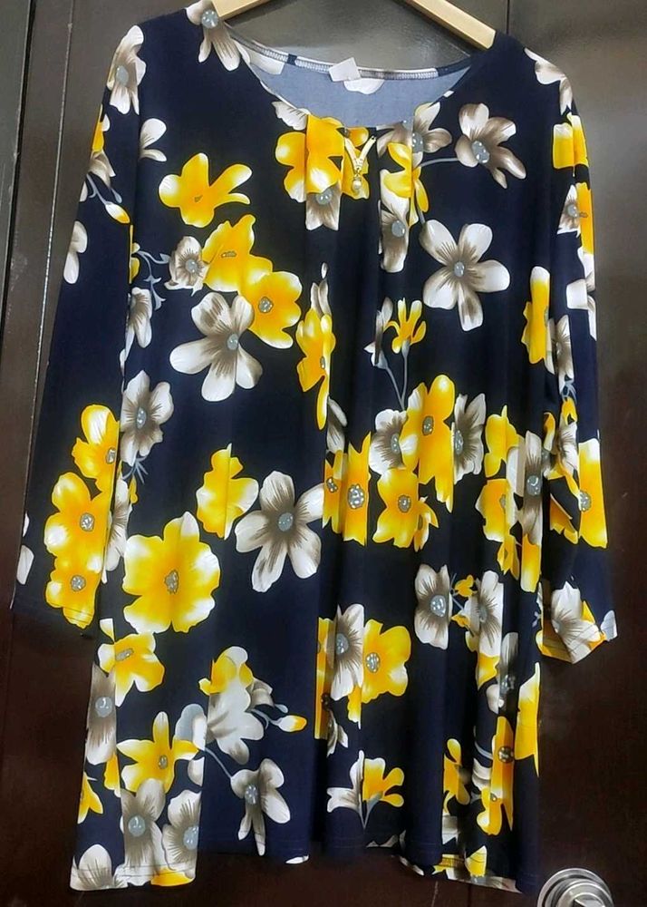 Navy Blue Top Yellow🟡floral Print 50 Bust