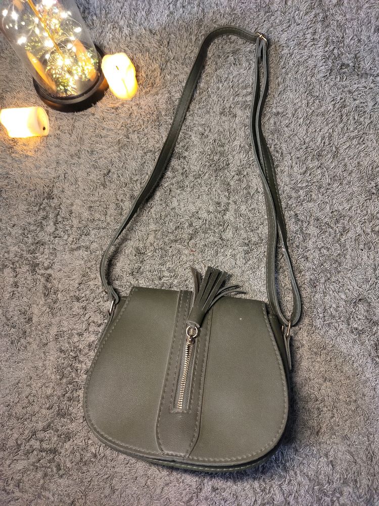 Beautiful Olivia Colour Sling Bag 💚💚💚