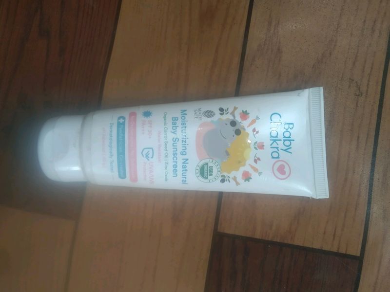 2 Sunscreen + Freebie