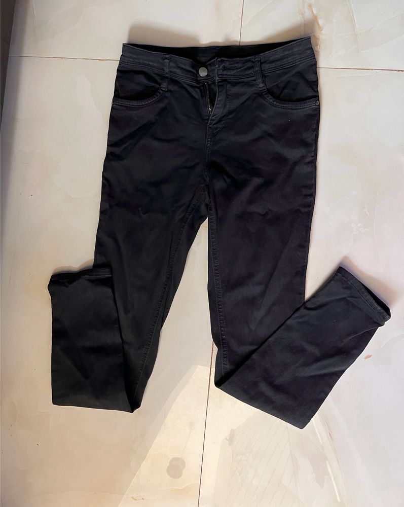 Black Jeans Perfect For Casual and formal Wear