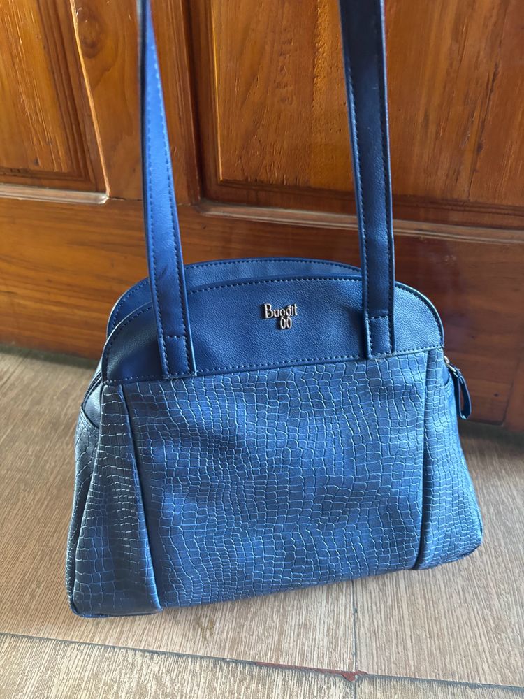 Baggit women blue shoulder bag