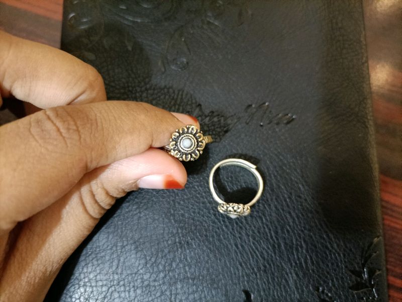 TEEJH FLORAL TOE RING