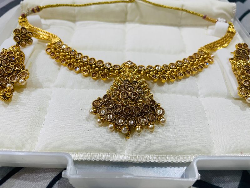 Golden Necklace With Moti