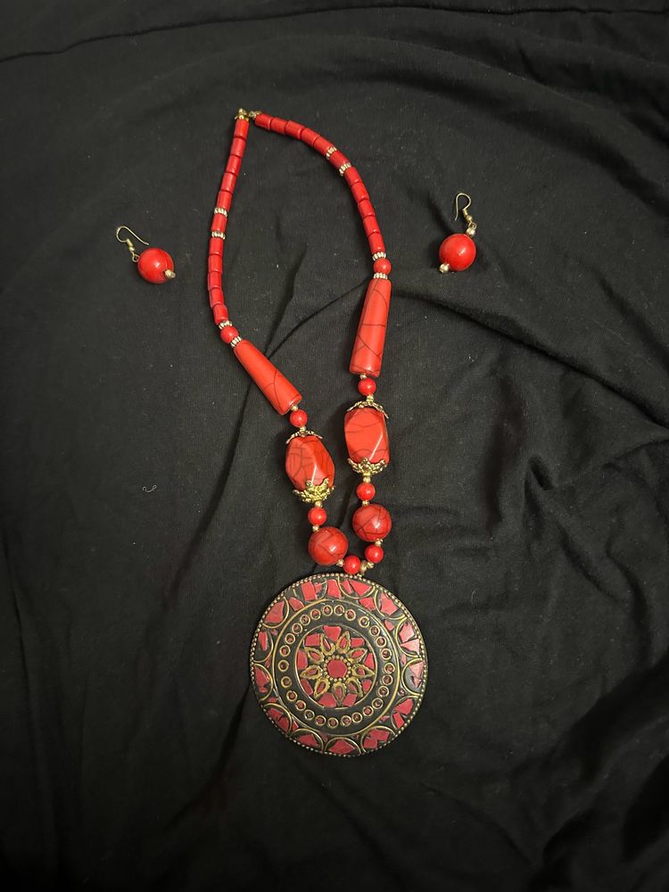 Red Pendant Set