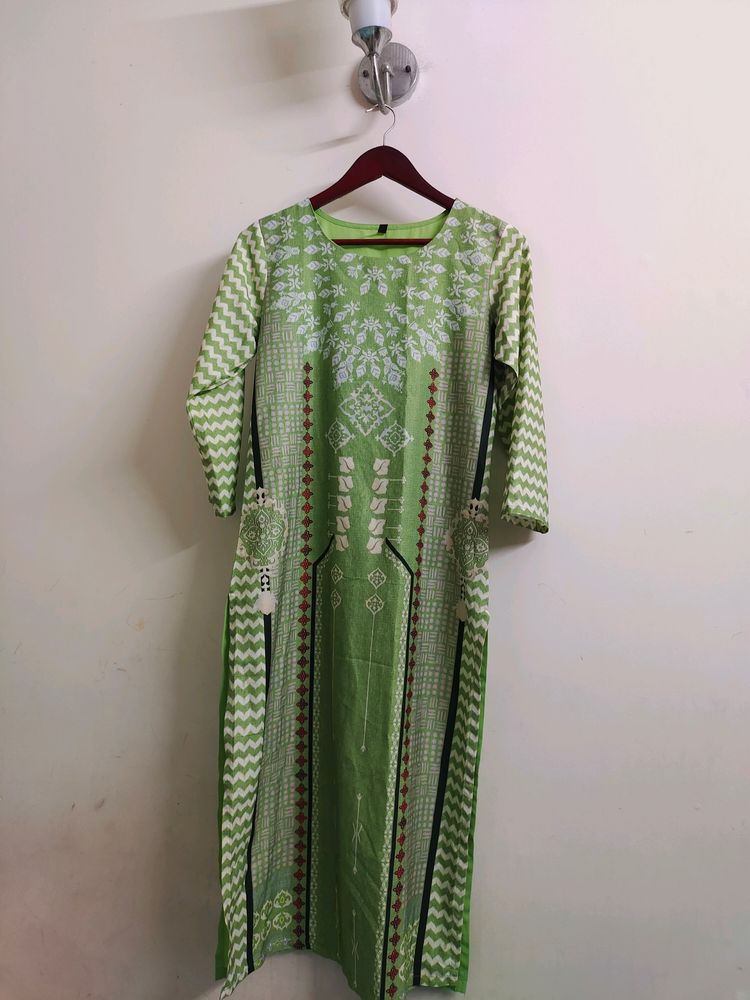 Women Green Crepe Kurta