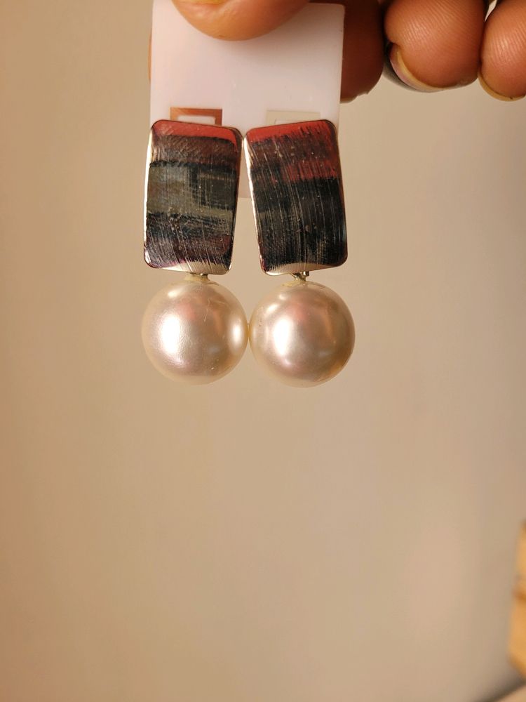 Beautiful Pearl Earing