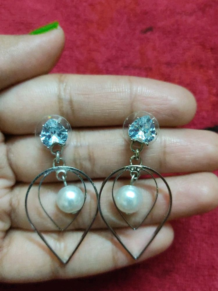 Crystal And Pearl Earing