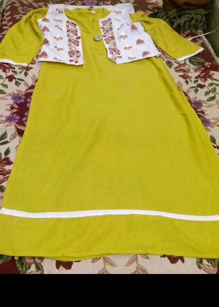 Women Kurta With Half Jacket