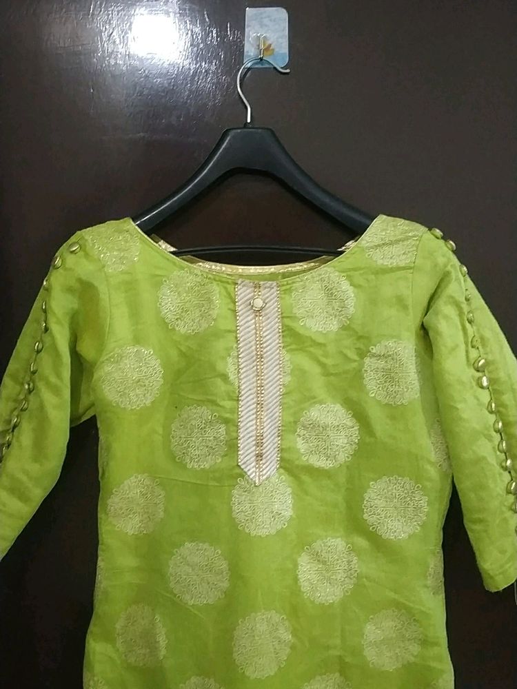 Kurti With Tuckins - Green