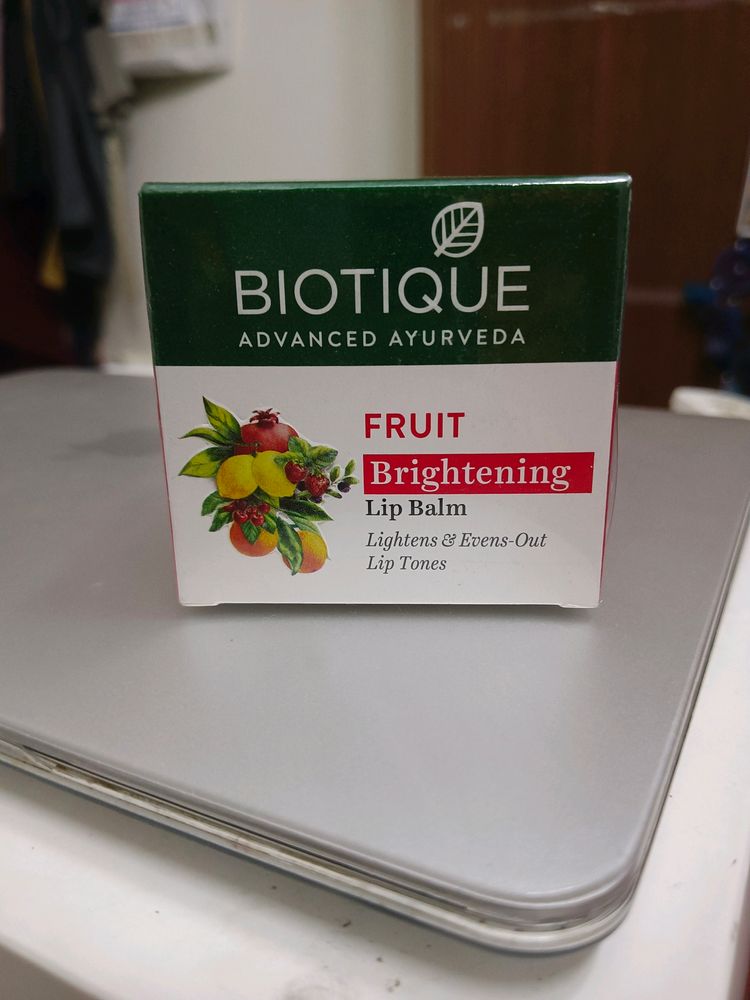 Biotique Fruit Brightening Lip Balm