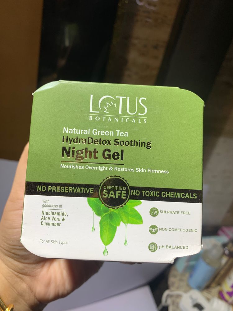 Lotus Soothing Night Gel