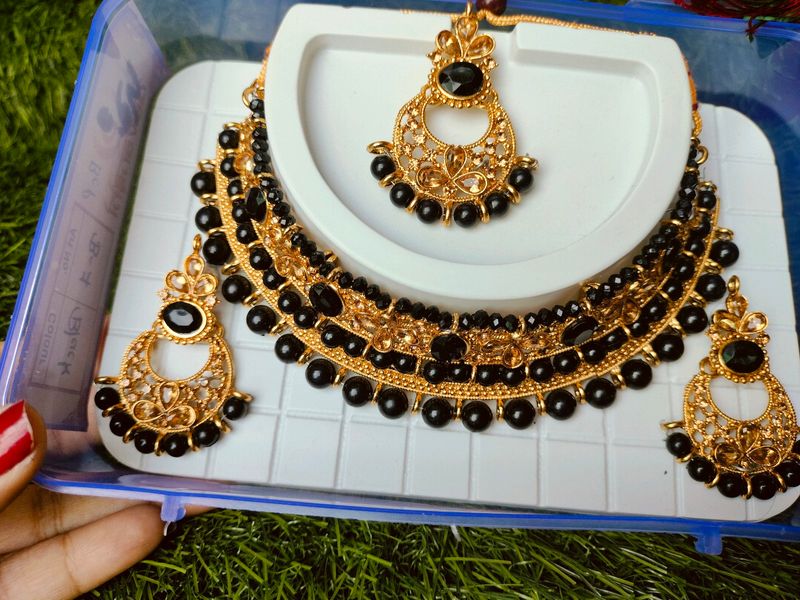 Black Colour Necklace Set