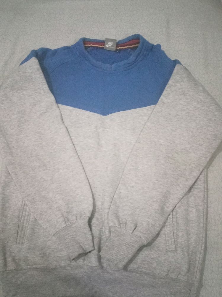 Nike Sweatshirt At 100 Rs. Only