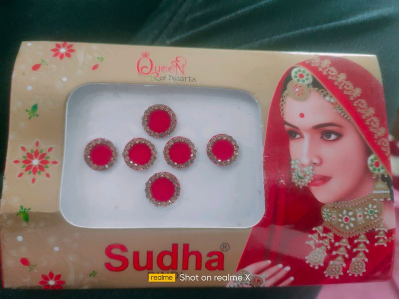 Beautiful Bindi For a Gorgeous women.