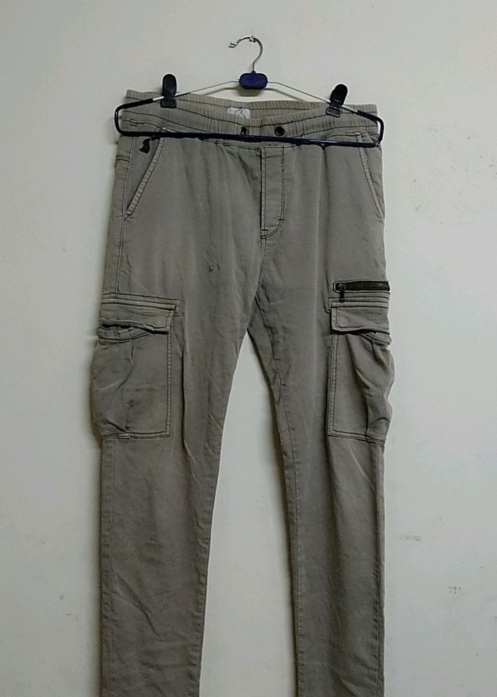 six pocket regular fit cargo