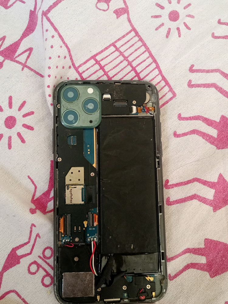 Damaged iPhone 12 Pro Max