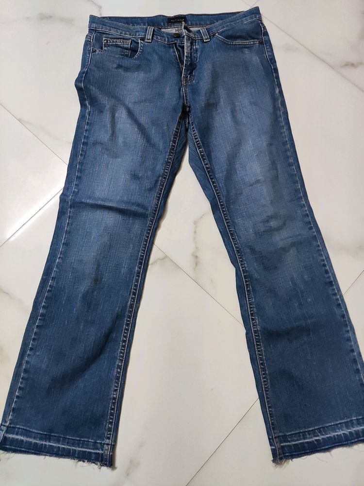 Straight Mid Raise Jeans