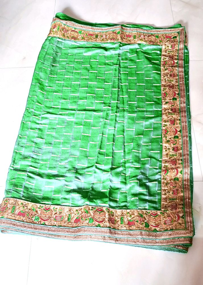 Dual Tone Green Colour Saree With Stitched Blouse