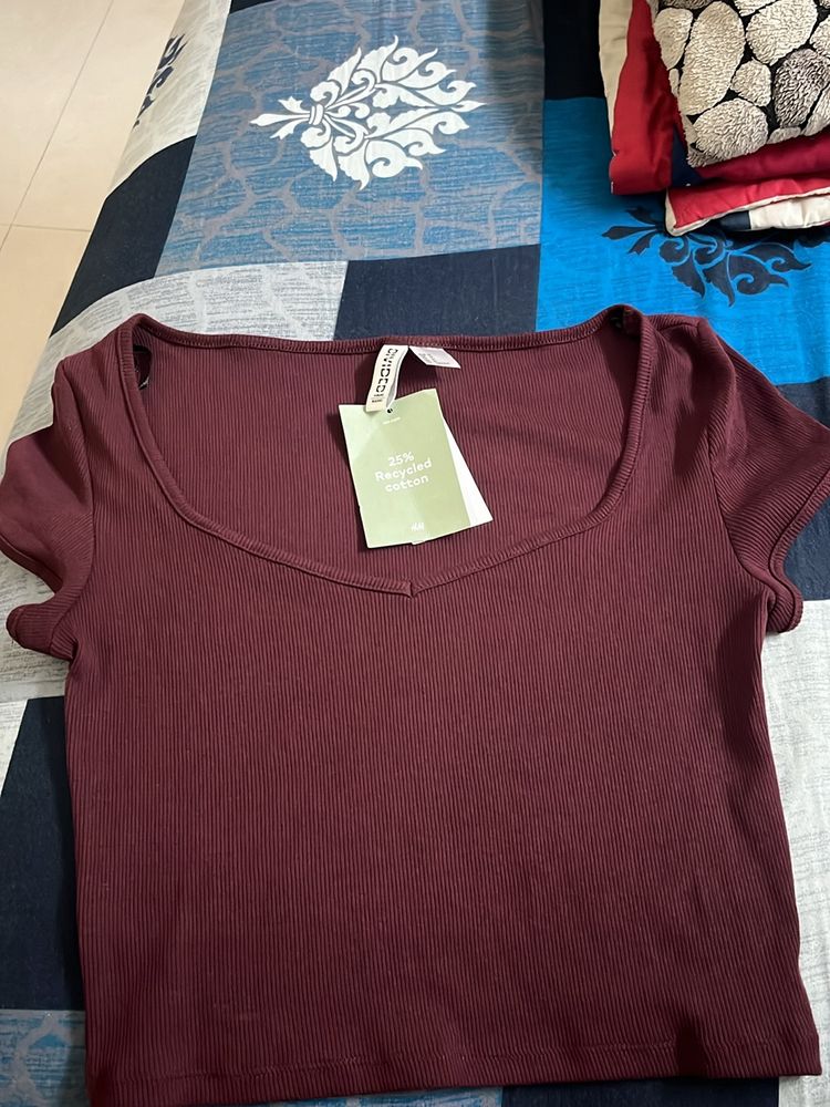 Cute H&M Top With Tag