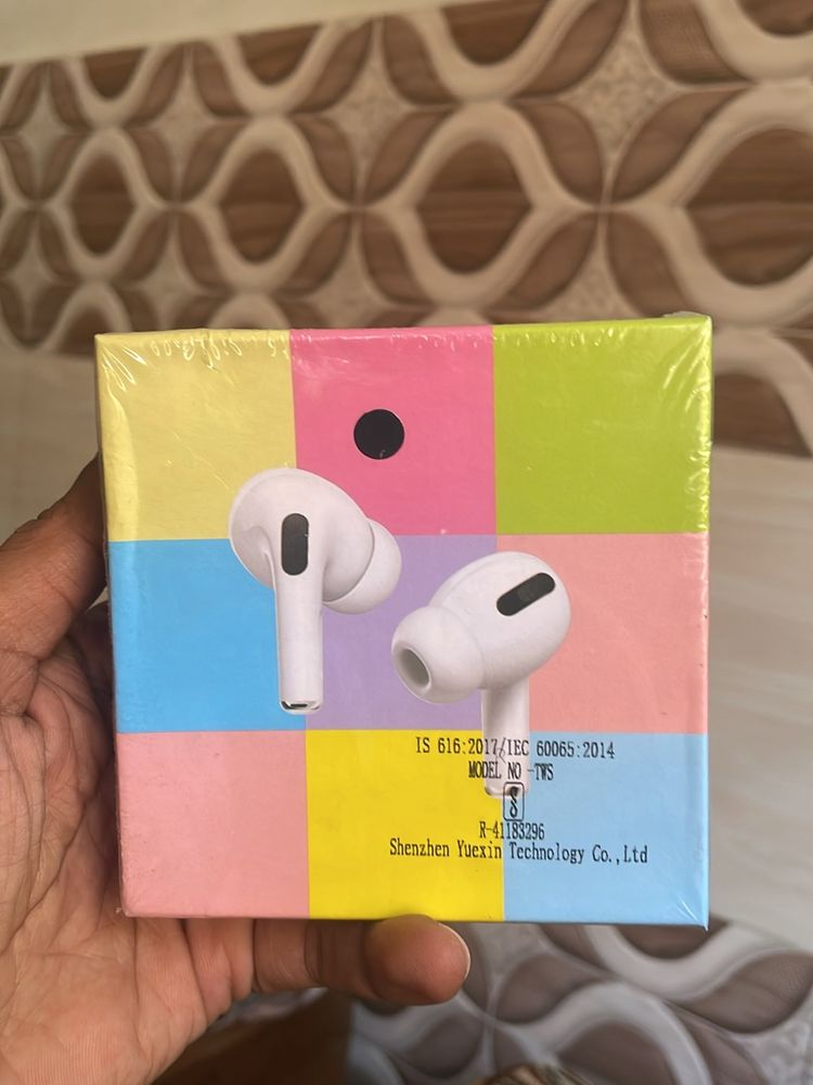 Important Airpods Pro Colour, White, Earbud