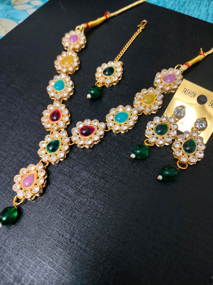 Multicolour Kundan Necklace With Earings And Tika