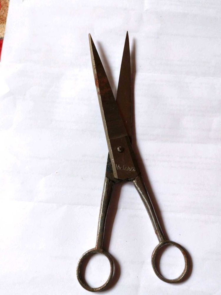 Used Hair Cutting Scissors 7.5