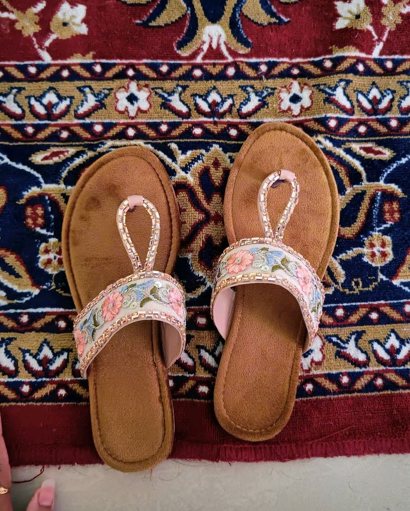 Beautiful Desi Flats🌷