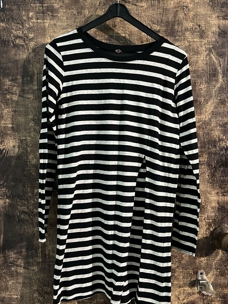 Black And White Strips Long Tshirt