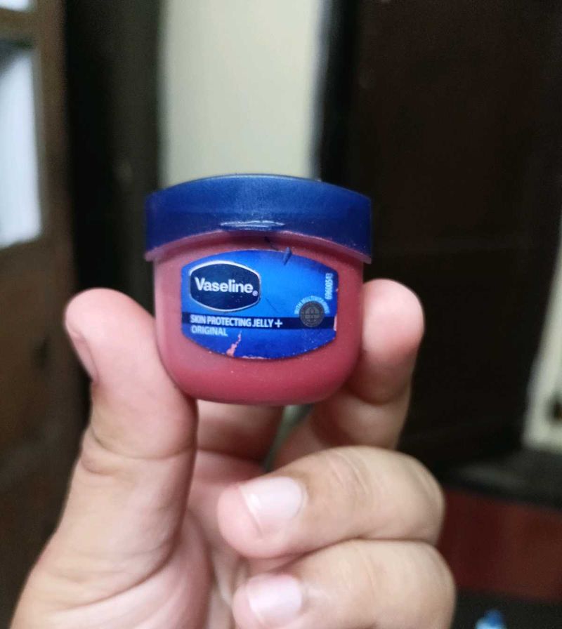 Vaseline Tinted Lipbalm