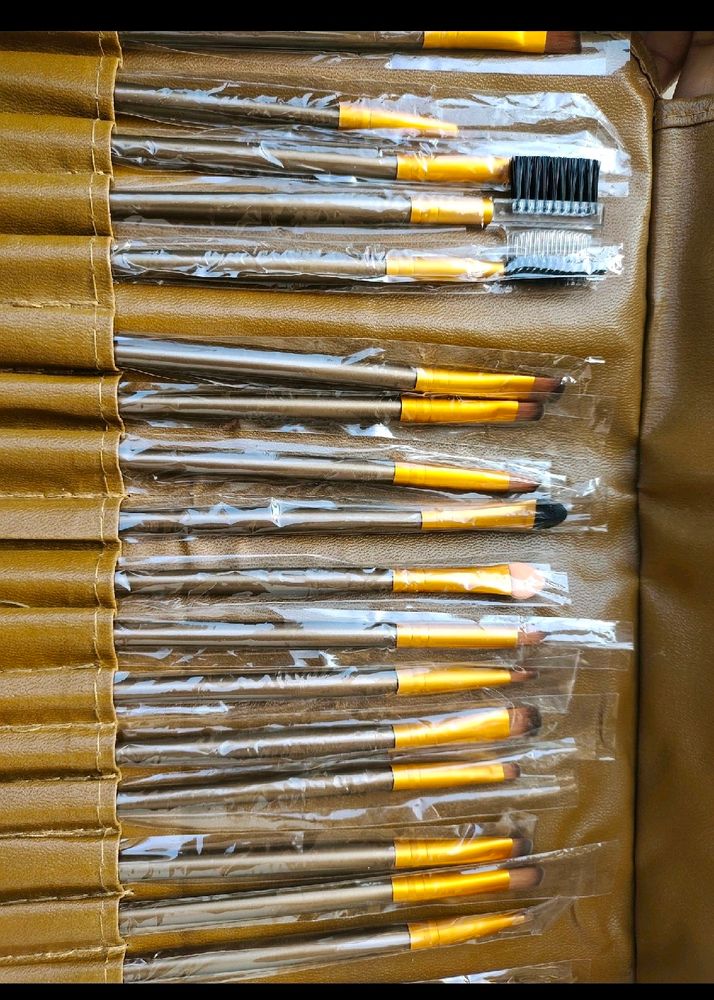 Brand 🆕 Makeup Brushes (Set Of 24)